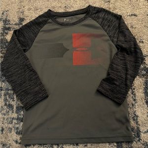 Boys Under Armour Long Sleeve Shirt Size 7